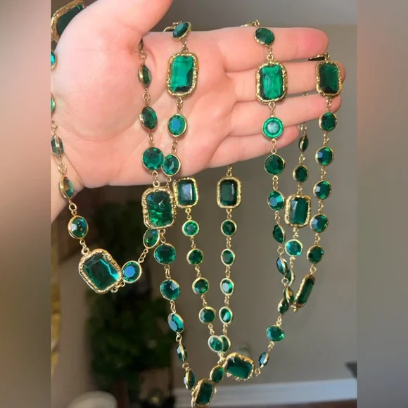 Vintage CHANEL Gripoix Glass Emerald Crystal Chicklet Sautoir Statement Necklace - Picture 16 of 16